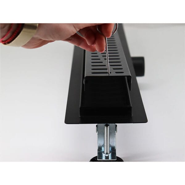 Tuš kanalica Profil M sa WAVE rešetkom 500 BLACK